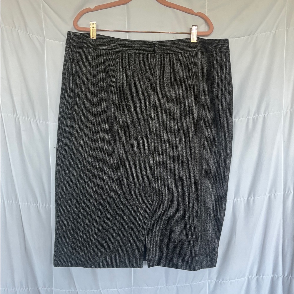 Ann Taylor Black and White Tweed Pencil Skirt 16 Tall Lined Classic Workwear - Picture 4 of 7